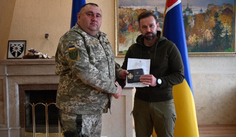 Kitüntették Viktor Mikitát, Kárpátalja kormányzóját