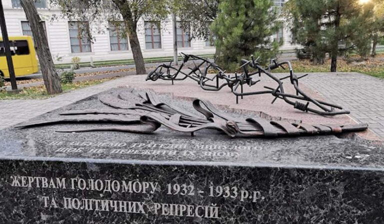 Holodomor-emlékművet távolítottak el Mariupolban az oroszok