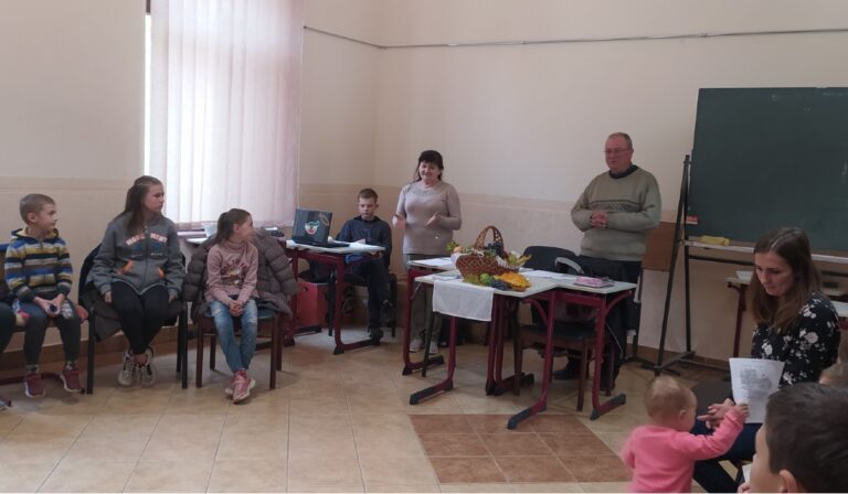 Szüreti hálaadás és mulatság a beregszászi plébánián