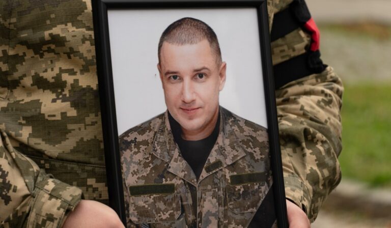 Eltemették Oleh Pisnij őrmestert Ungváron