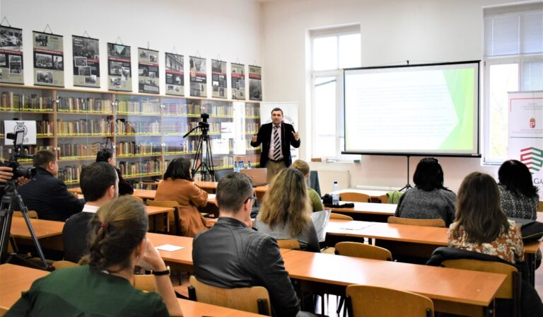 Sikeresen lezajlottak a XI. Kárpátaljai Vándoregyetem előadássorozatai