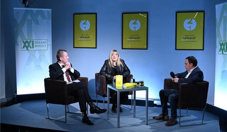 Bemutatták Schmidt Mária Látlelet az orosz-ukrán háborúról című könyvét