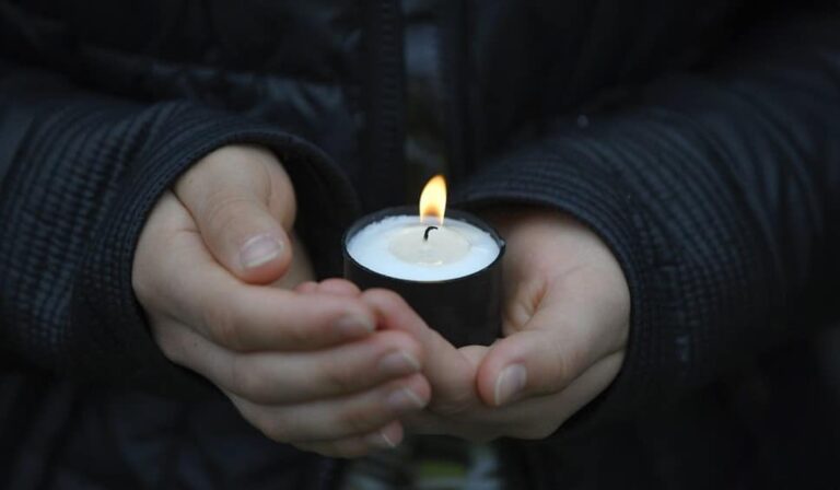 Radnóti Miklós: Apámhoz az égbe