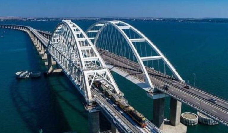 Helyreállt a gépkocsiforgalom a Krími hídon