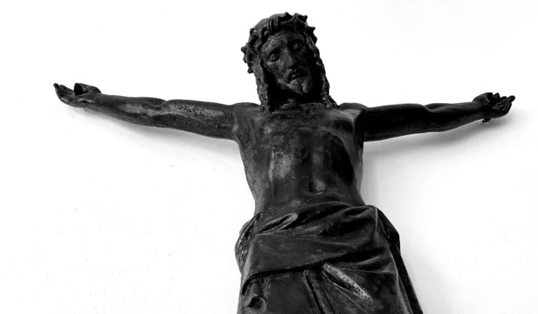 „Crucifíxus, mórtuus et sepúltus…”