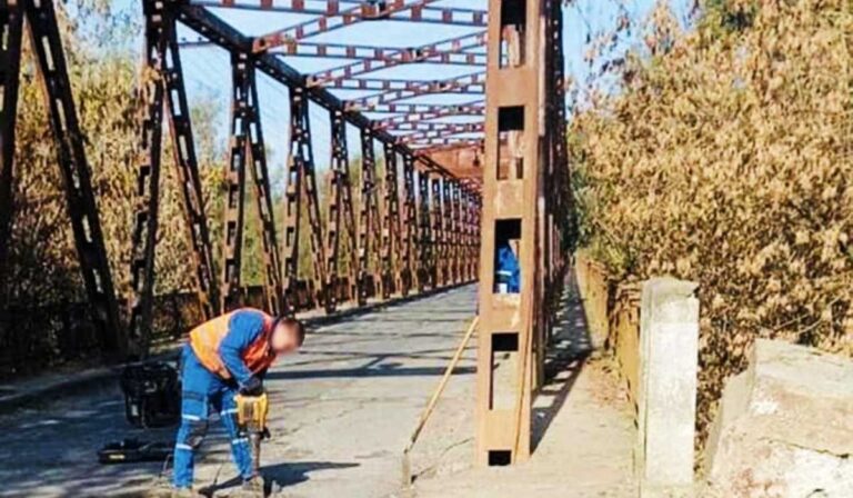 Visszaáll a forgalom a Tisza-hídon