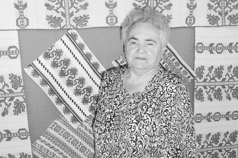 Elhunyt Derceni Viola népművész