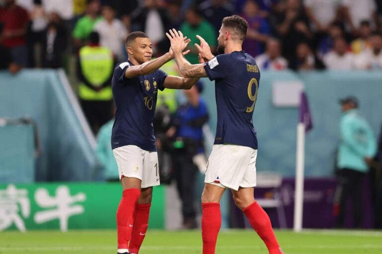 Magabiztos győzelemmel kezdett Franciaország