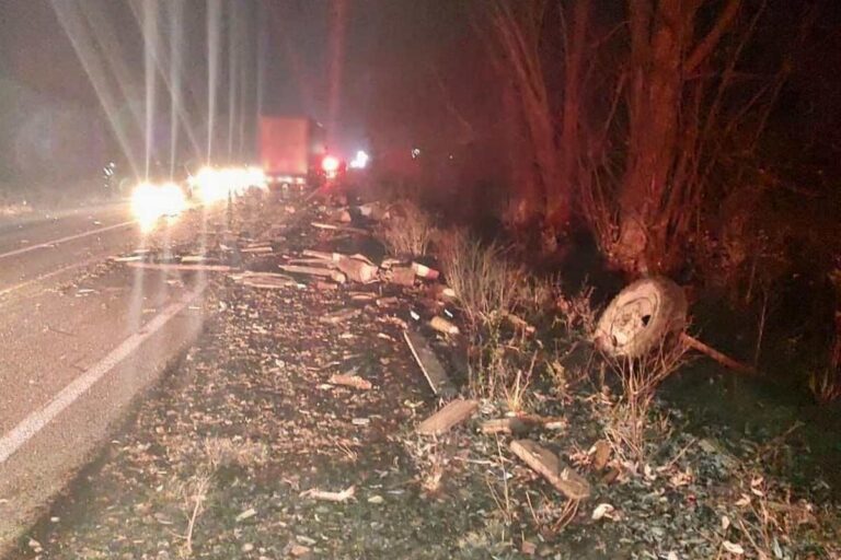 Szekérnek ütközött egy kamion: két ember életét vesztette