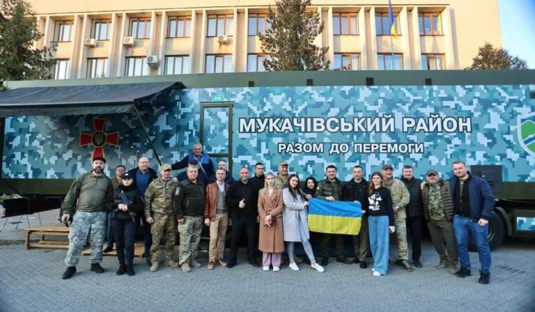 Закарпаття передало військовим черговий лазне-пральний комплекс