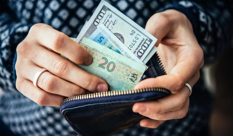 Csökkent a dollár árfolyama Ukrajnában