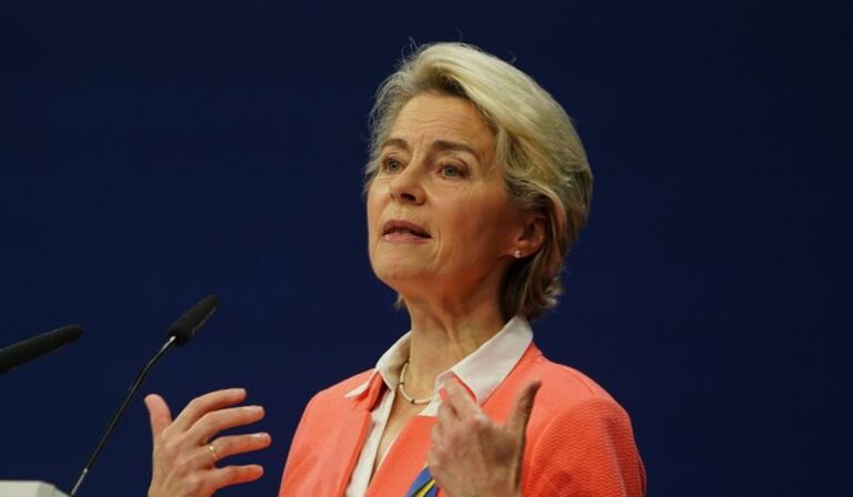 Von der Leyen: Ukrajna a szabadságért és a demokráciáért harcol