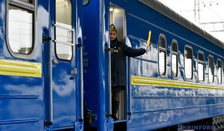 Késnek a vonatok a csütörtök reggeli rakétatámadás miatt Ukrajnában