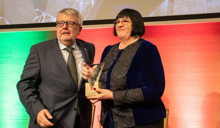 Dr. Orosz Ildikó a Szellemi honvédő díj egyik kitüntetettje