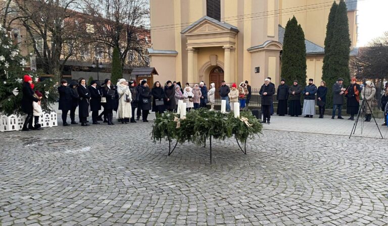 Negyedik adventi gyertyagyújtás Beregszász főterén