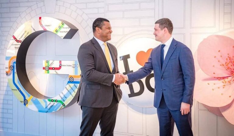 A Google 2 millió dollárt biztosít az ukránok digitális oktatására