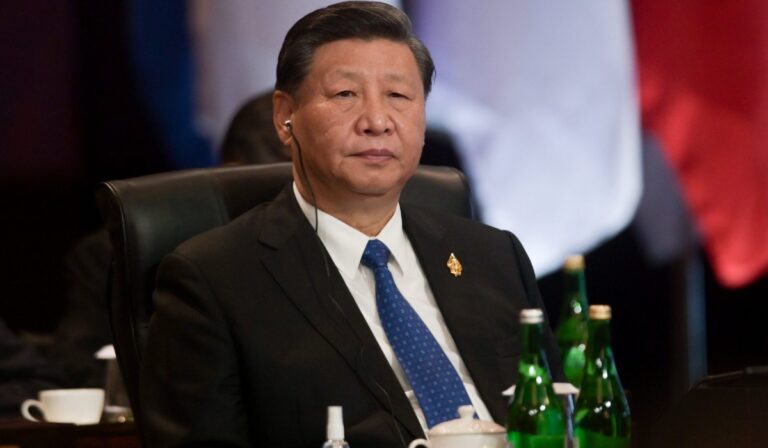 Hszi: politikai megoldást kell találni az ukrajnai konfliktusra