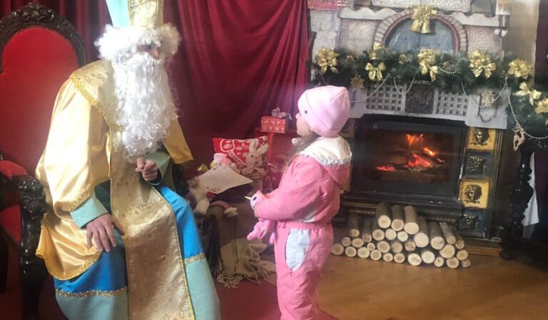 Megnyílt a Mikulás rezidenciája a munkácsi várban