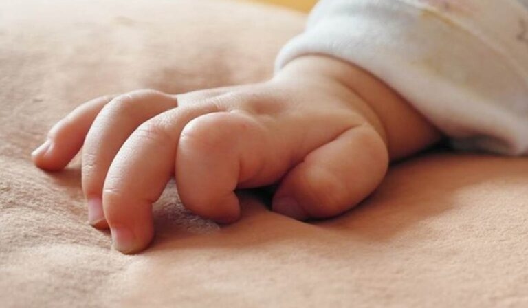 Két csecsemőt „felejtettek” a munkácsi gyermekkórházban