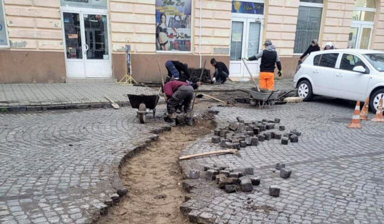 Útjavítási munkálatok kezdődtek Beregszászban