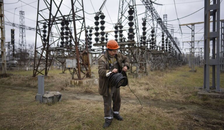 Washington milliókkal járul hozzá az ukrán elektromos hálózat helyreállításához