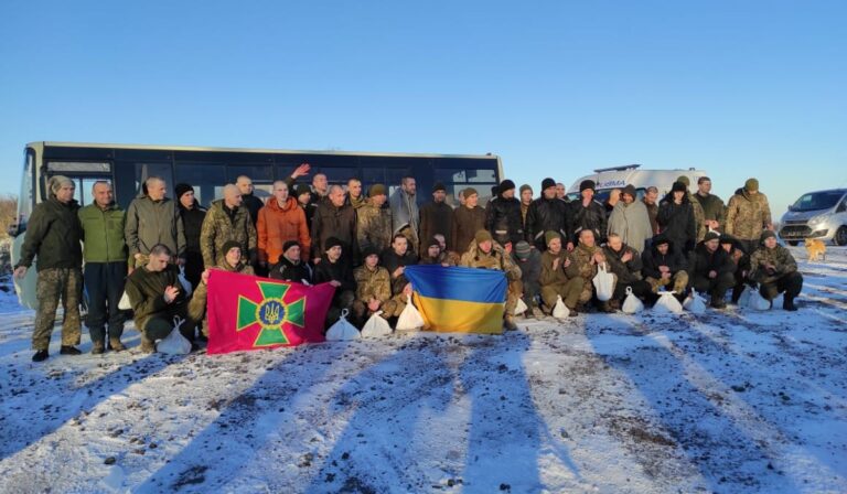 50 ukrán hadifogoly tért haza az ortodox ünnepen