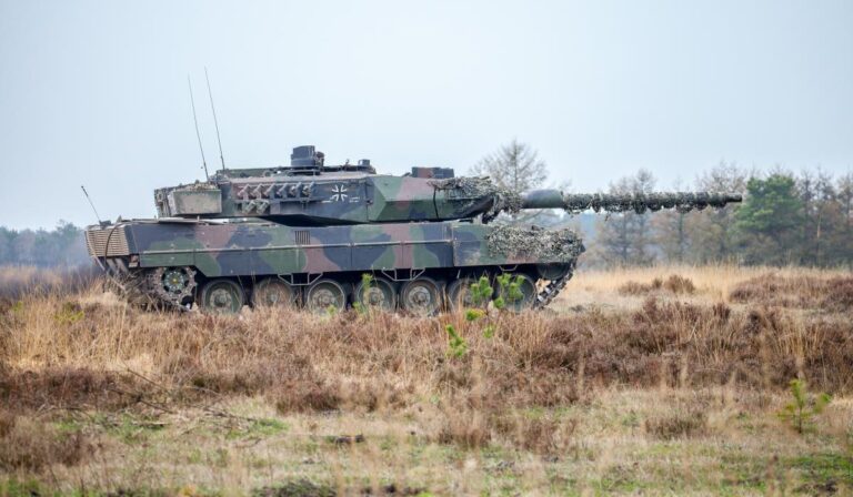 Ukrajna 18 Leopard 2A6 páncélost kapott Németországtól