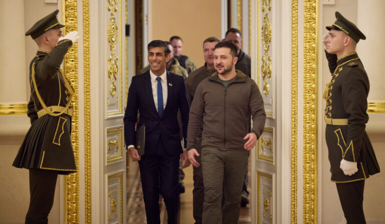 Brit-ukrán nyilatkozat: Ukrajnának joga van a NATO-csatlakozáshoz