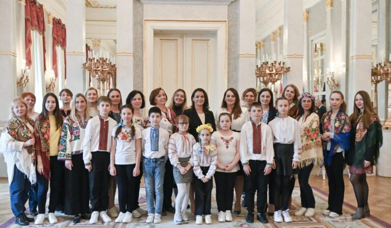 Novák Katalin: támogatnunk kell a háború elől menekülőket és az otthon maradtakat