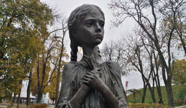 В Україні вшановують пам’ять жертв Голодоморів