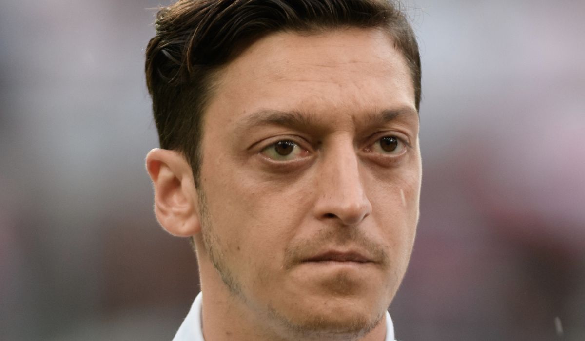 Özil