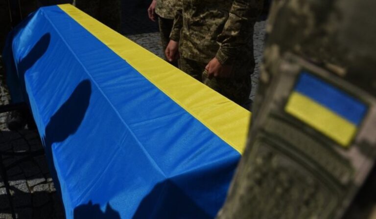 Zselicki József: Az ismeretlen katona sírjánál