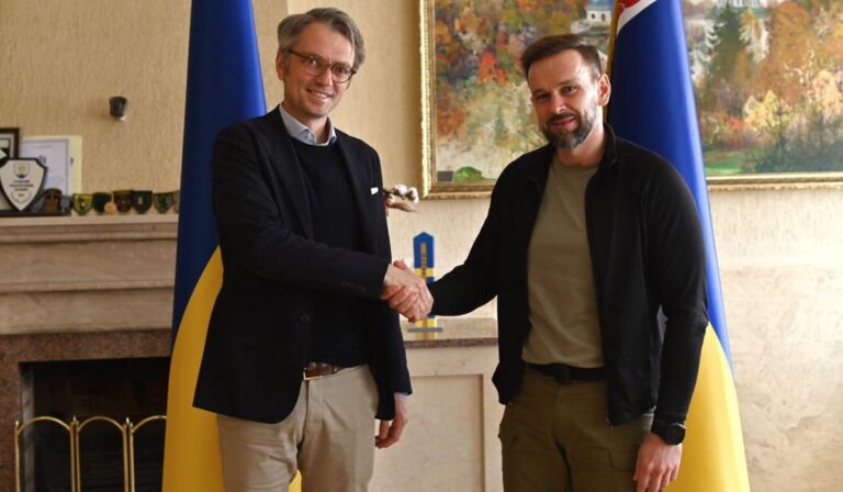 Svédország nagykövetével találkozott Kárpátalja kormányzója