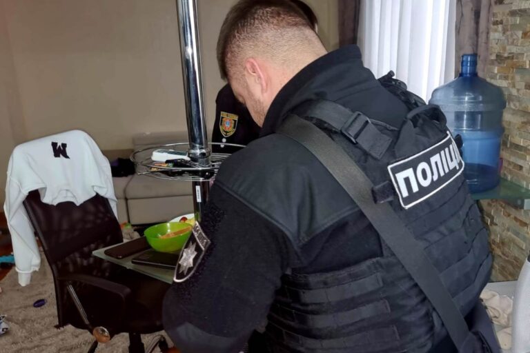 Lányok futtatásáért vettek őrizetbe egy kárpátaljai nőt Odesszában