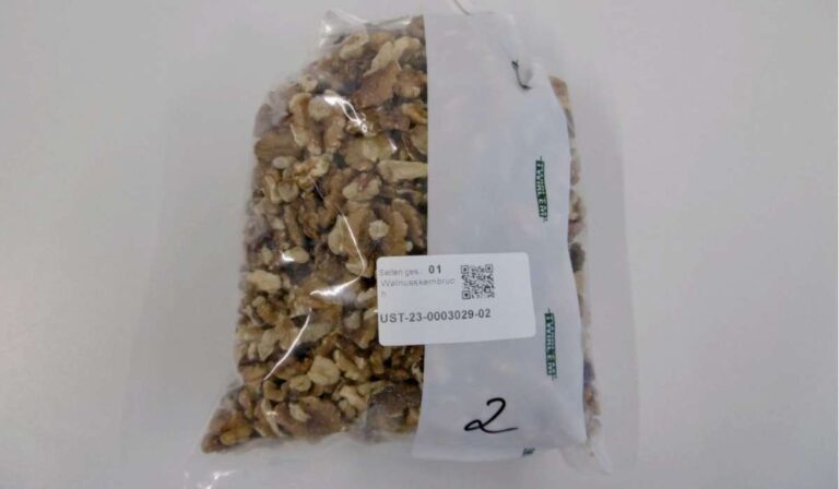 Rákkeltő anyagot tartalmazó dió került az ukrán boltokba