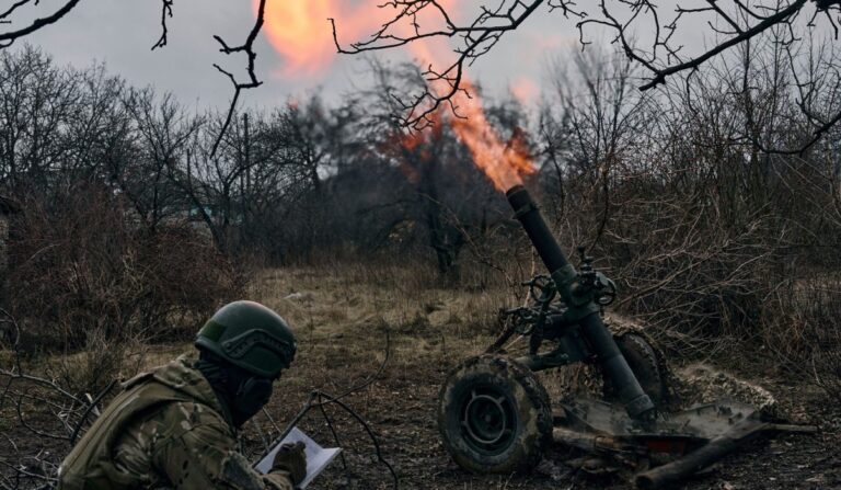 Az ukrán elnök szerint heves harcok dúlnak Kurszk megyében