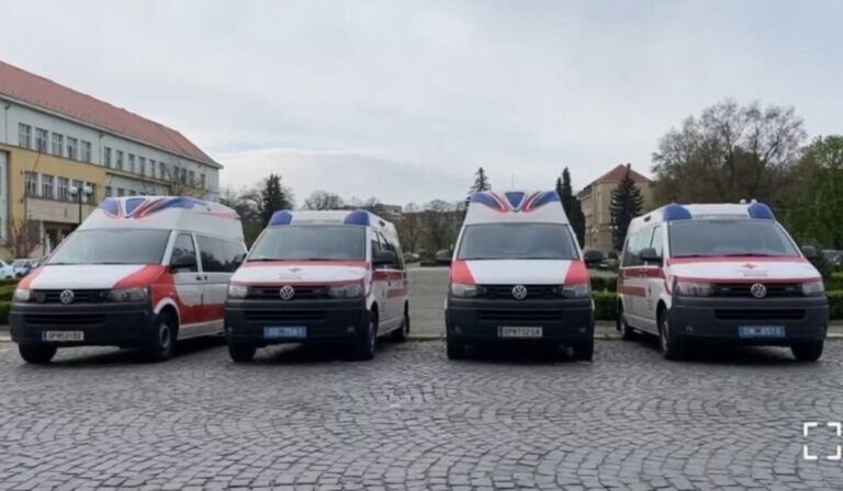Ausztria négy mentőautót adott Ukrajnának