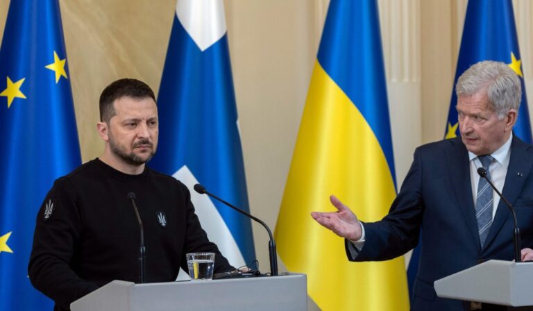 Ukrajna NATO-tagságát sürgette Zelenszkij Helsinkiben