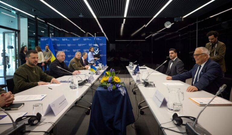 Zelenszkij a Nemzetközi Büntetőbíróságra is ellátogatott