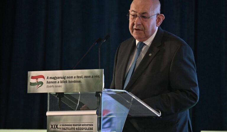 Ismét Pásztor István lett a Vajdasági Magyar Szövetség elnöke