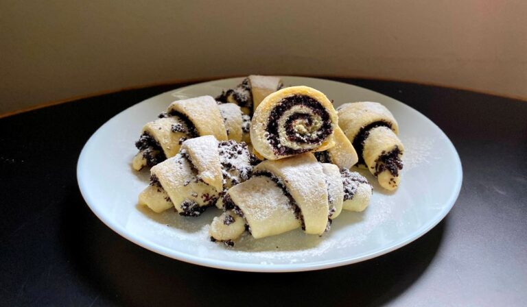 Mini mákostekercsek