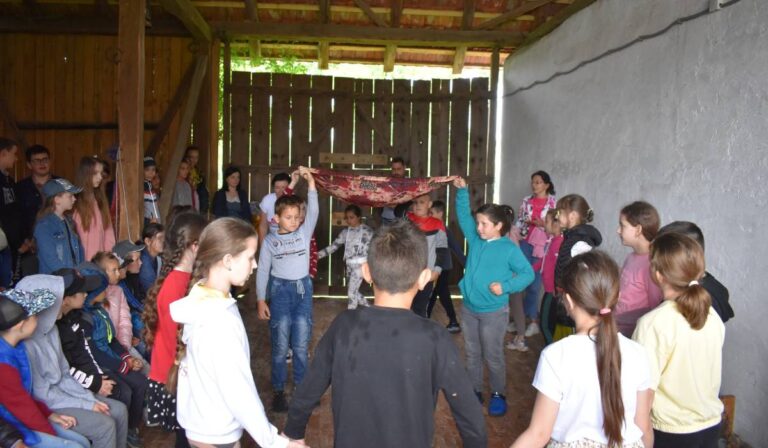 Святкування Святої Трійці у будинку традицій регіону