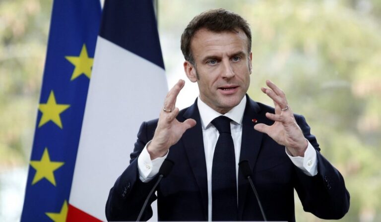 Macron: Oroszország nem foglalhatja el Ukrajnát