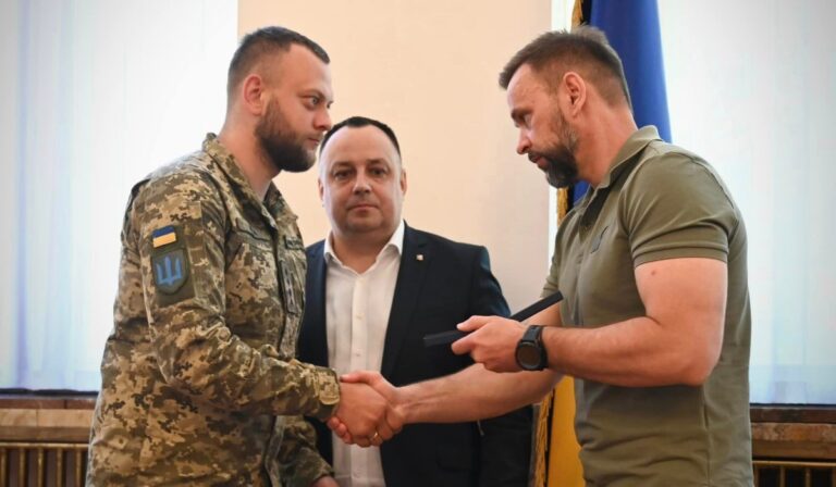 Kitüntetéseket adott át Viktor Mikita