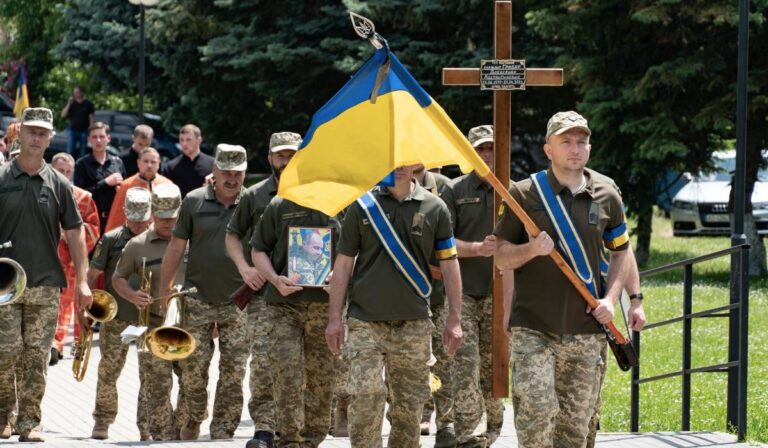 Katonatemetés Ungváron