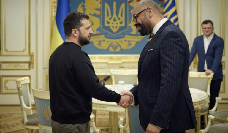 Kijevbe látogatott a brit külügyminiszter