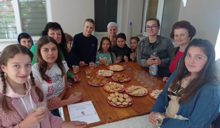 Játékdélutánt szervezett a Kárpátaljai Rózsahölgyek Társasága