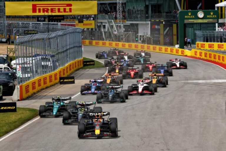 Verstappen megszerezte a Red Bull 100. győzelmét