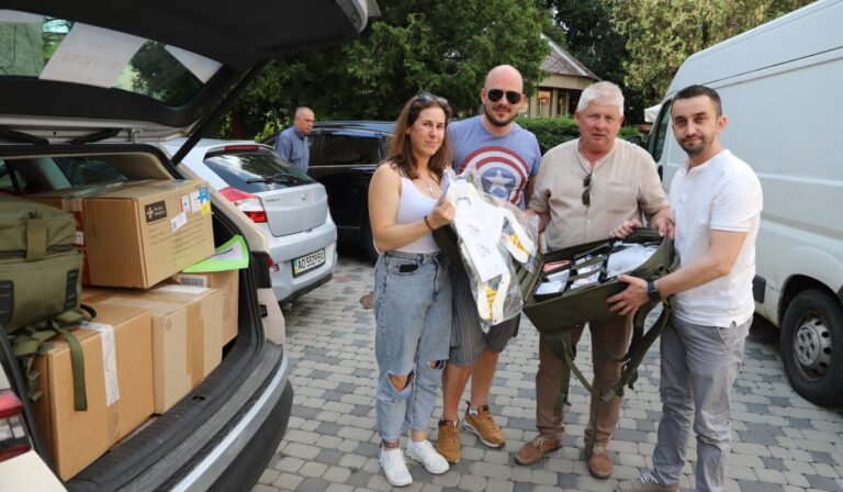 Osztrák önkéntesek hoztak adományt az ungvári gyermekkórháznak