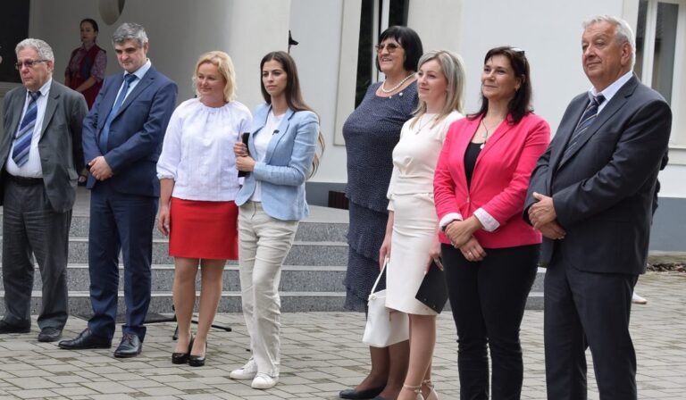 Kárpátaljára látogatott Szentkirályi Alexandra kormányszóvivő